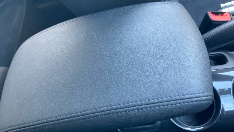 Nissan Juke 1.5 dCi N-Connecta 5dr Diesel Hatchback